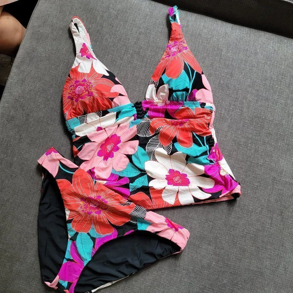 La Blanca Over the Shoulder Front Knot Tankini Swimsuit Top & Bottom 2 p…